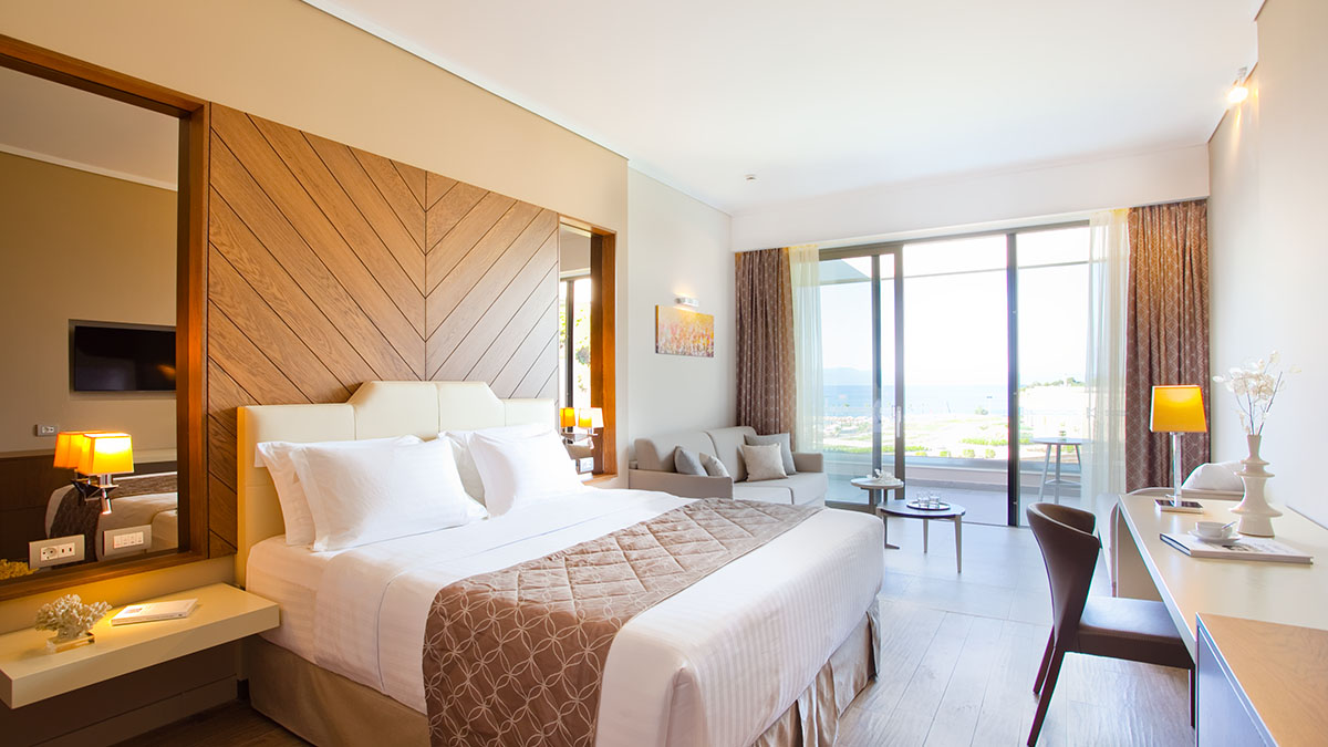 Junior Suite Pool Front Sea View 